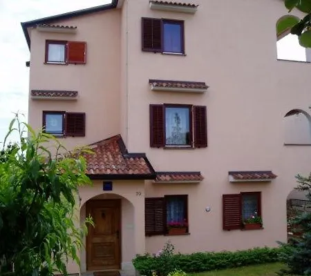 Apartment In With Terrace, Wifi