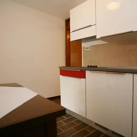 Apartment In With Terrace, Wifi Porec